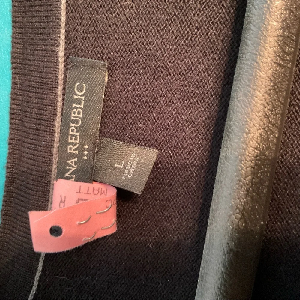 Banana Republic Men’s V-Neck Sweater